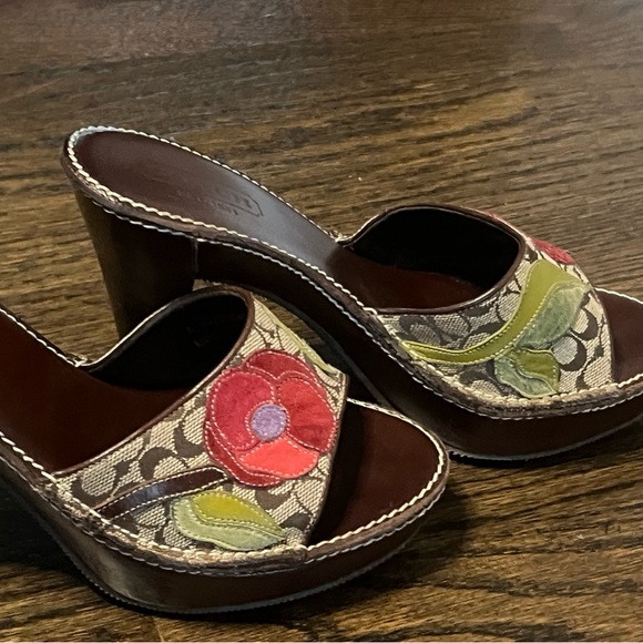 Brown COACH Logo shoes with red poppy flower 🌺. SZ 6 - Picture 2 of 9